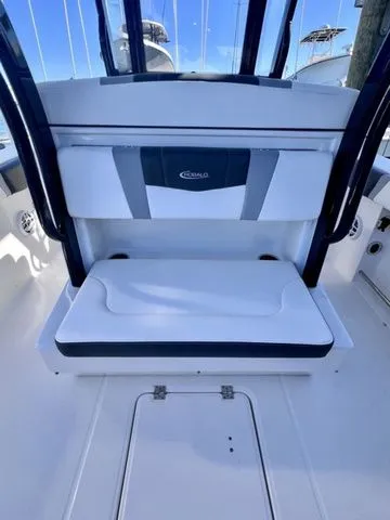 Slide: The Image of Robalo R272 Center Console 2022 - 20