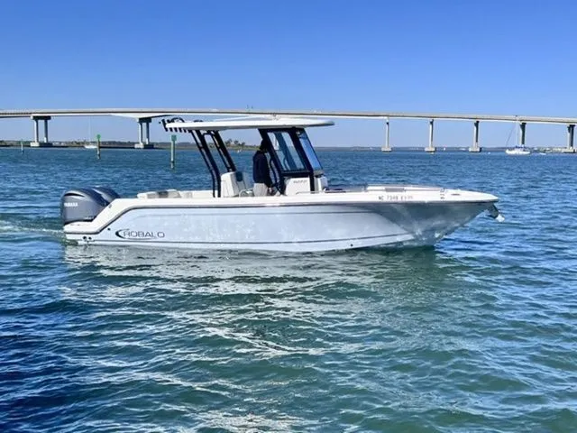 Slide: The Image of Robalo R272 Center Console 2022 - 22