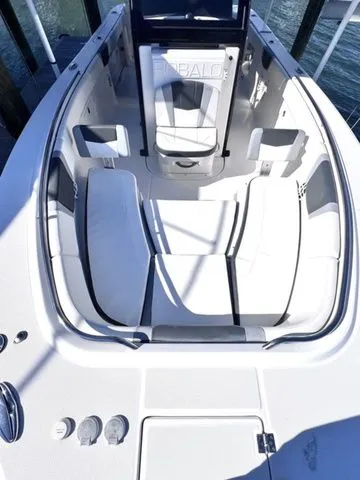 Slide: The Image of Robalo R272 Center Console 2022 - 6