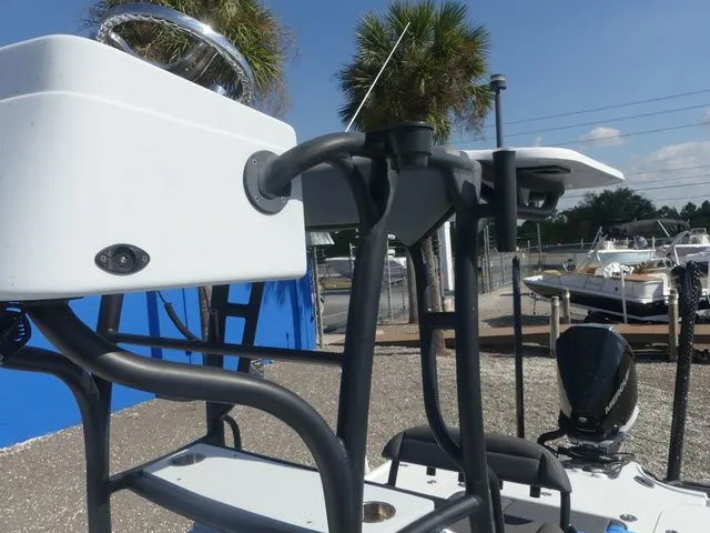 Slide: The Image of Yellowfin 24 Bay CE 2019 - 16