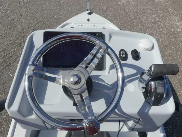 Slide: The Image of Yellowfin 24 Bay CE 2019 - 17