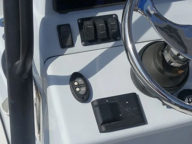 Slide: The Image of Yellowfin 24 Bay CE 2019 - 26