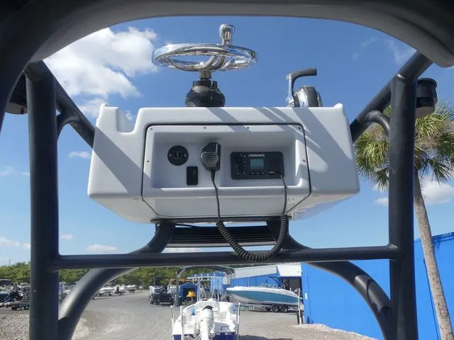 Slide: The Image of Yellowfin 24 Bay CE 2019 - 27