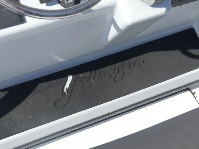 Slide: The Image of Yellowfin 24 Bay CE 2019 - 28