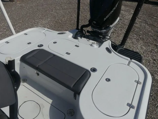 Slide: The Image of Yellowfin 24 Bay CE 2019 - 29