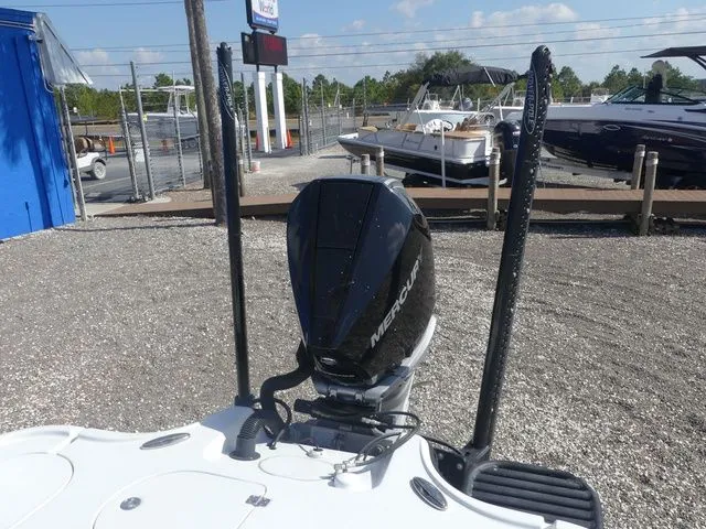 Slide: The Image of Yellowfin 24 Bay CE 2019 - 30