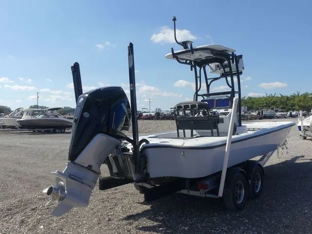 Slide: The Image of Yellowfin 24 Bay CE 2019 - 4