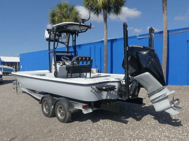 Slide: The Image of Yellowfin 24 Bay CE 2019 - 6