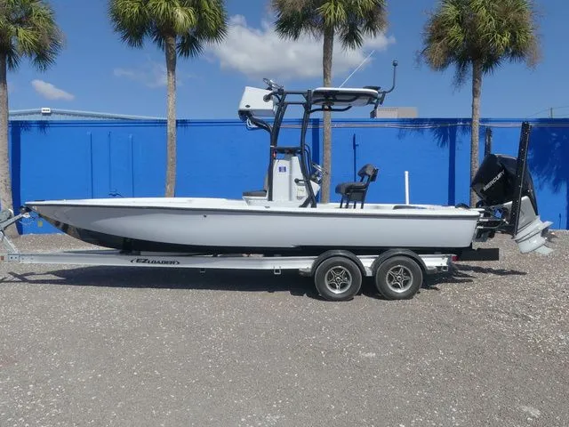 Slide: The Image of Yellowfin 24 Bay CE 2019 - 7