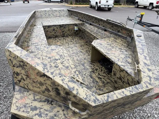 Slide: The Image of Edge Duck Boats 553 DB 2026 - 5