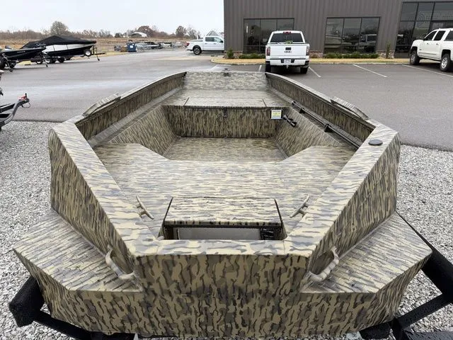 Slide: The Image of Edge Duck Boats 553 DB 20" 2026 - 4