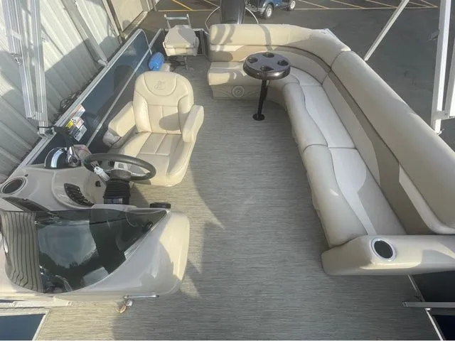 Slide: The Image of Misty Harbor ADVENTURE 2085CF 2018 - 11