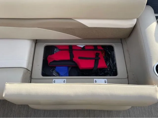 Slide: The Image of Misty Harbor ADVENTURE 2085CF 2018 - 15