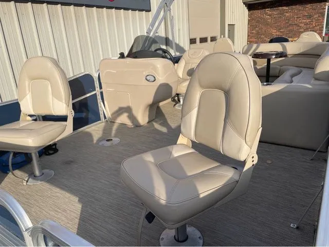 Slide: The Image of Misty Harbor ADVENTURE 2085CF 2018 - 8