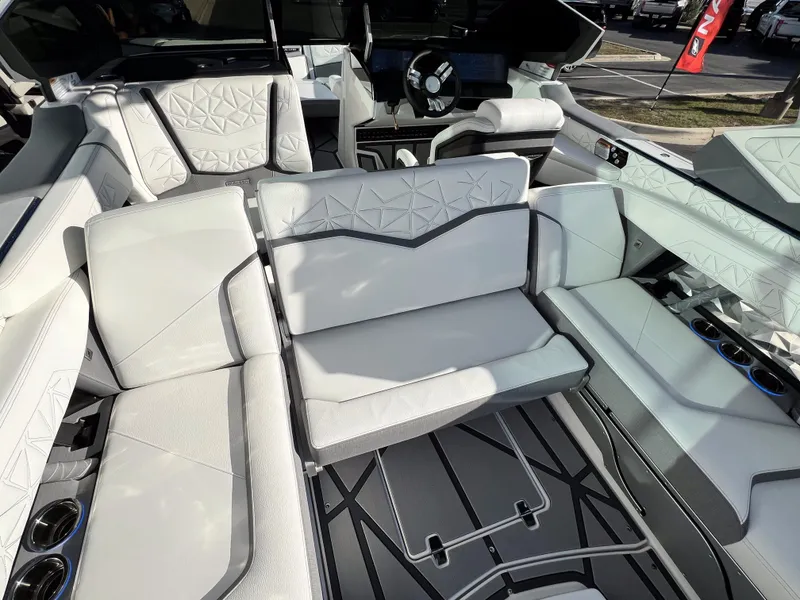 Slide: The Image of Nautique Super Air Nautique G23 Paragon 2026 - 16