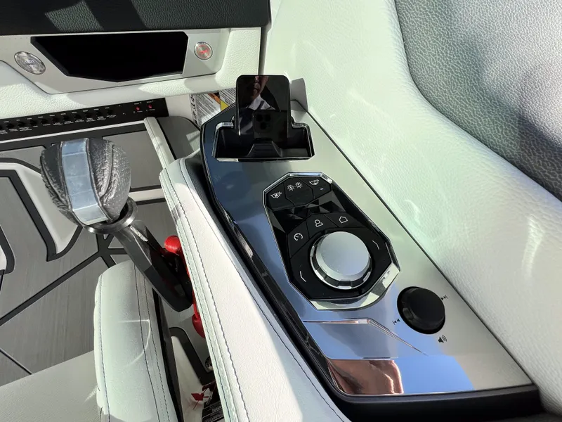 Slide: The Image of Nautique Super Air Nautique G23 Paragon 2026 - 18