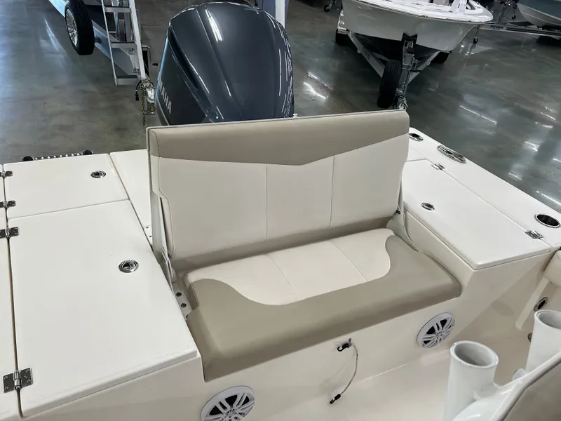 Slide: The Image of Robalo 246 Cayman 2017 - 8