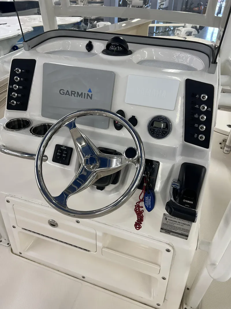 Slide: The Image of Robalo 246 Cayman 2017 - 9