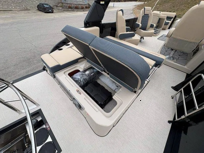 Slide: The Image of Harris Grand Mariner 270 SLDDH 2026 - 16