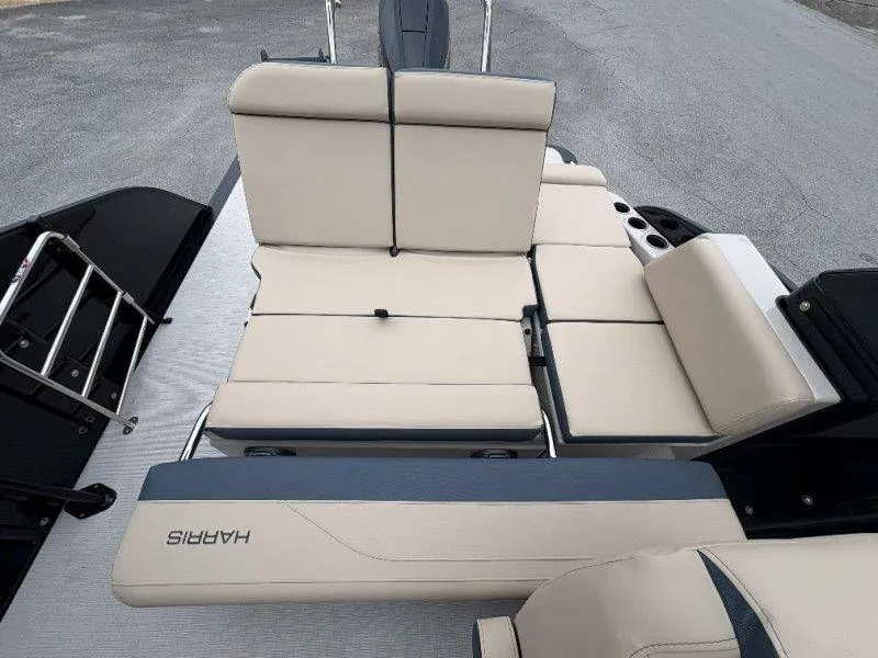 Slide: The Image of Harris Grand Mariner 270 SLDDH 2026 - 18