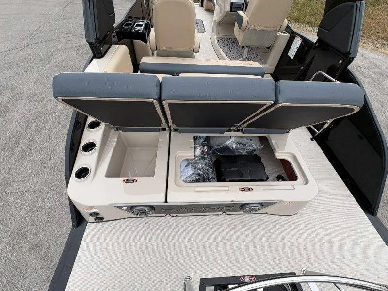 Slide: The Image of Harris Grand Mariner 270 SLDDH 2026 - 25