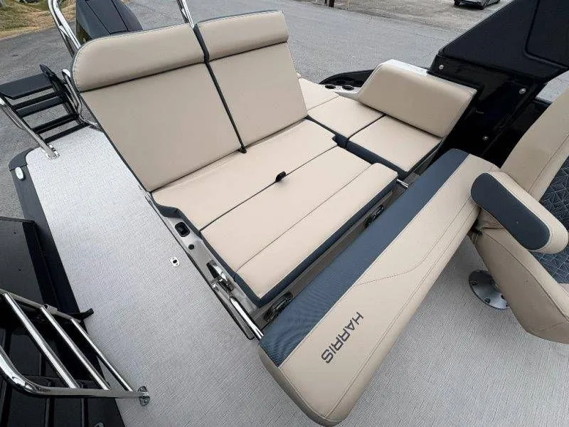 Slide: The Image of Harris Grand Mariner 270 SLDDH 2026 - 26