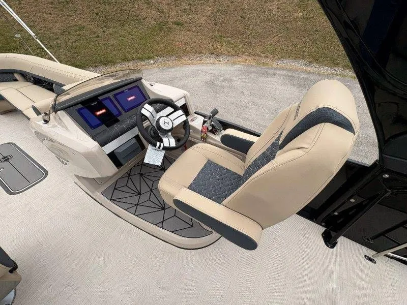 Slide: The Image of Harris Grand Mariner 270 SLDDH 2026 - 28