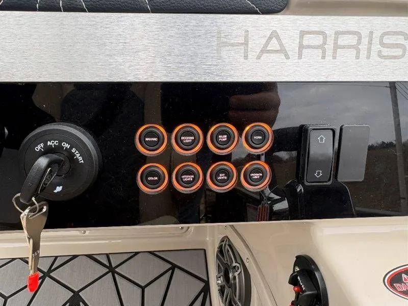 Slide: The Image of Harris Grand Mariner 270 SLDDH 2026 - 33