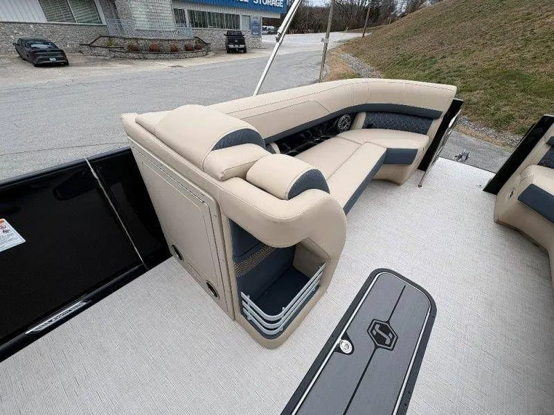 Slide: The Image of Harris Grand Mariner 270 SLDDH 2026 - 36