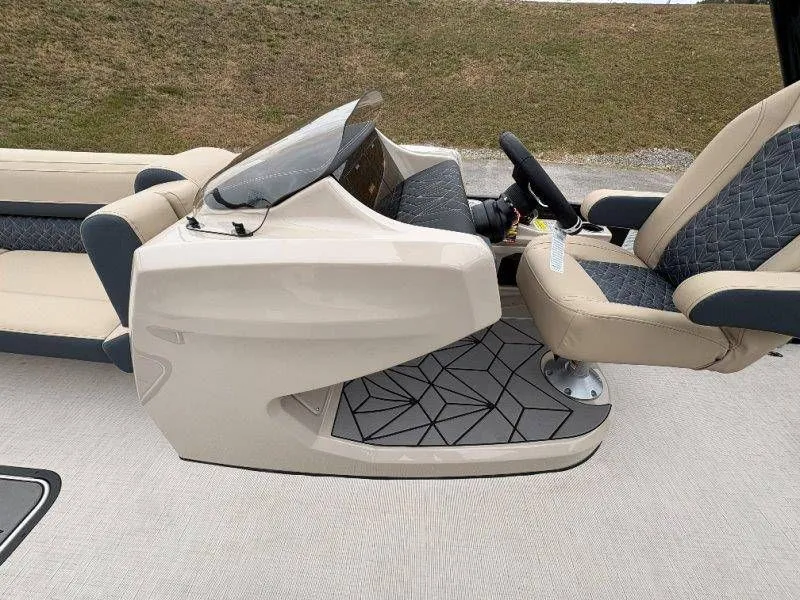 Slide: The Image of Harris Grand Mariner 270 SLDDH 2026 - 38