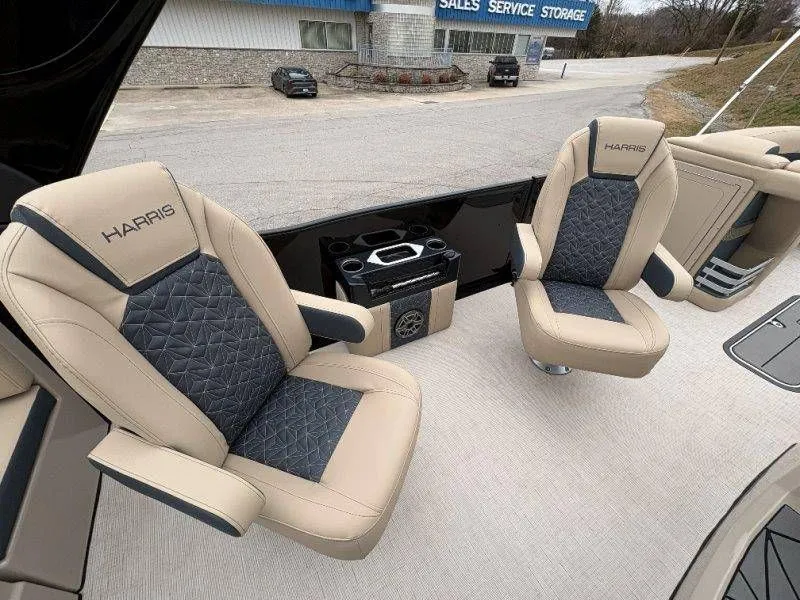 Slide: The Image of Harris Grand Mariner 270 SLDDH 2026 - 41