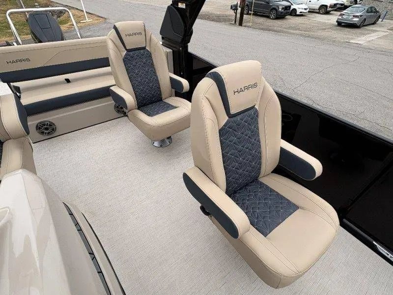 Slide: The Image of Harris Grand Mariner 270 SLDDH 2026 - 51