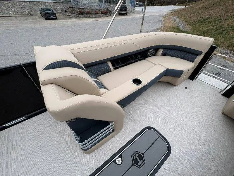 Slide: The Image of Harris Grand Mariner 270 SLDDH 2026 - 53