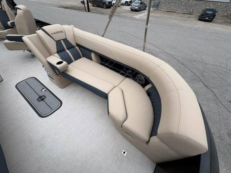 Slide: The Image of Harris Grand Mariner 270 SLDDH 2026 - 56