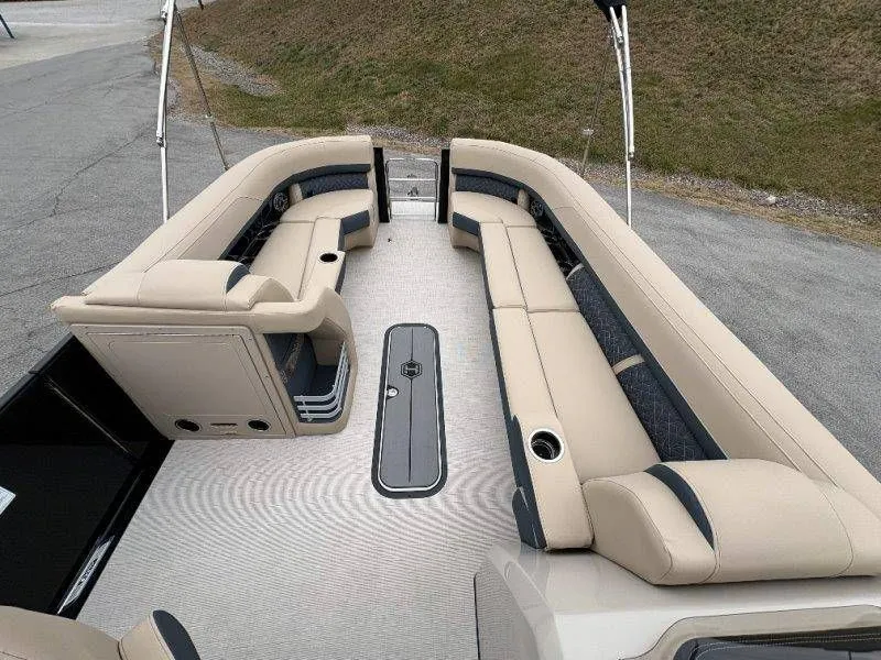 Slide: The Image of Harris Grand Mariner 270 SLDDH 2026 - 62