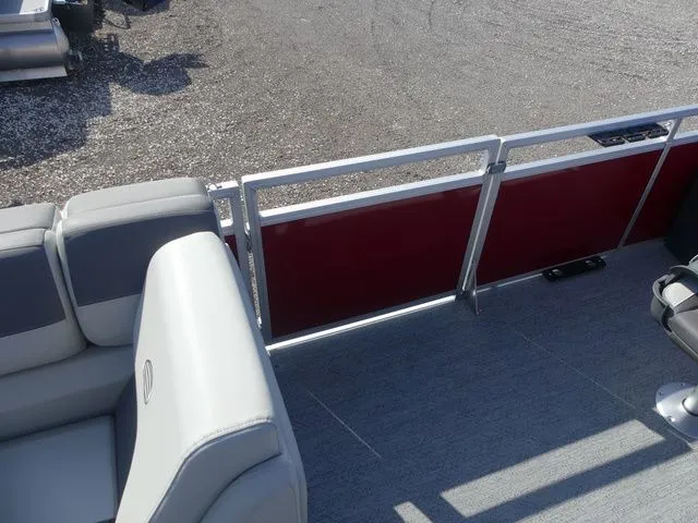 Slide: The Image of Sun Tracker Fishin' Barge 22 DLX 2026 - 18