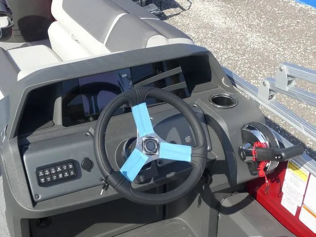 Slide: The Image of Sun Tracker Fishin' Barge 22 DLX 2026 - 20