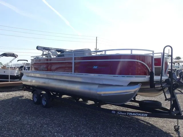 Slide: The Image of Sun Tracker Fishin' Barge 22 DLX 2026 - 3