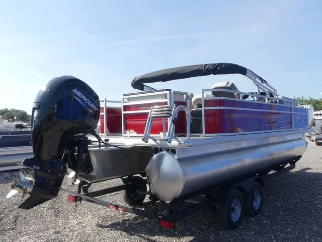 Slide: The Image of Sun Tracker Fishin' Barge 22 DLX 2026 - 4