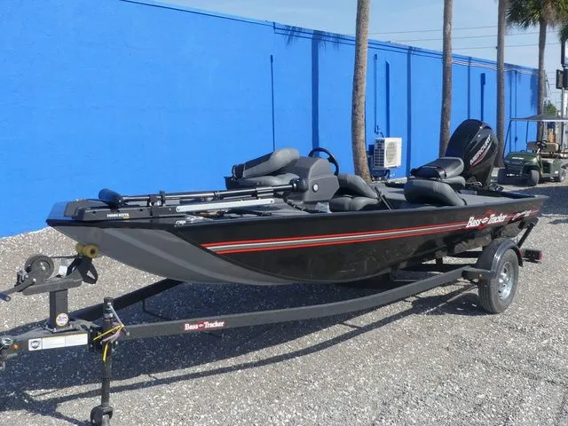 The Image of Tracker Bass Tracker Classic XL 2026 - 1