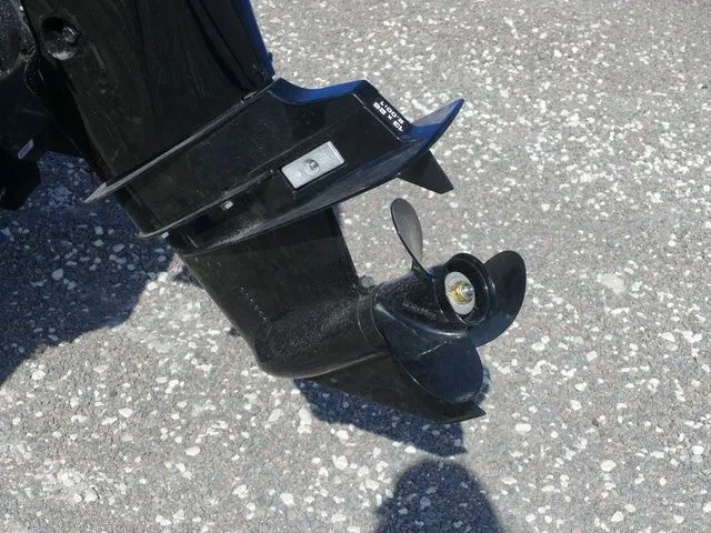 Slide: The Image of Tracker Bass Tracker Classic XL 2026 - 12