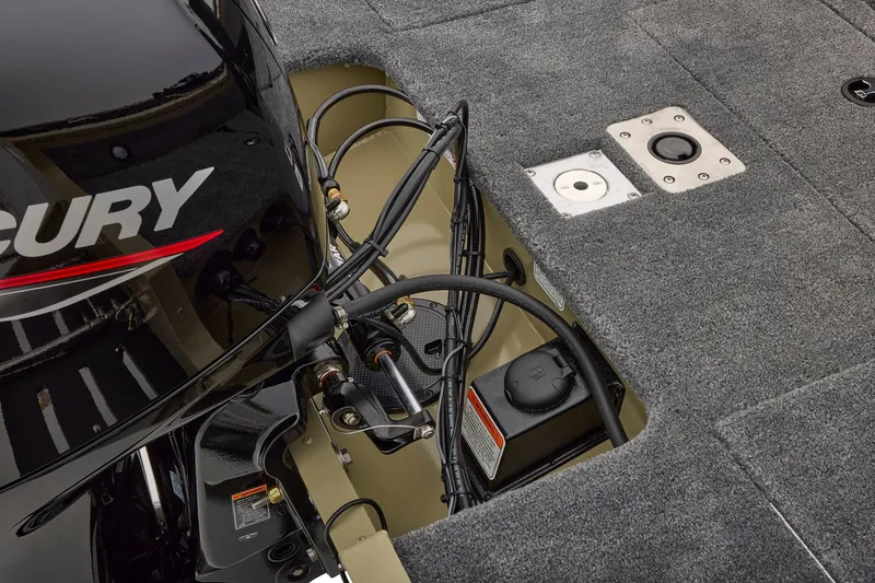 Slide: The Image of Tracker Targa V-18 Combo 2026 - 70