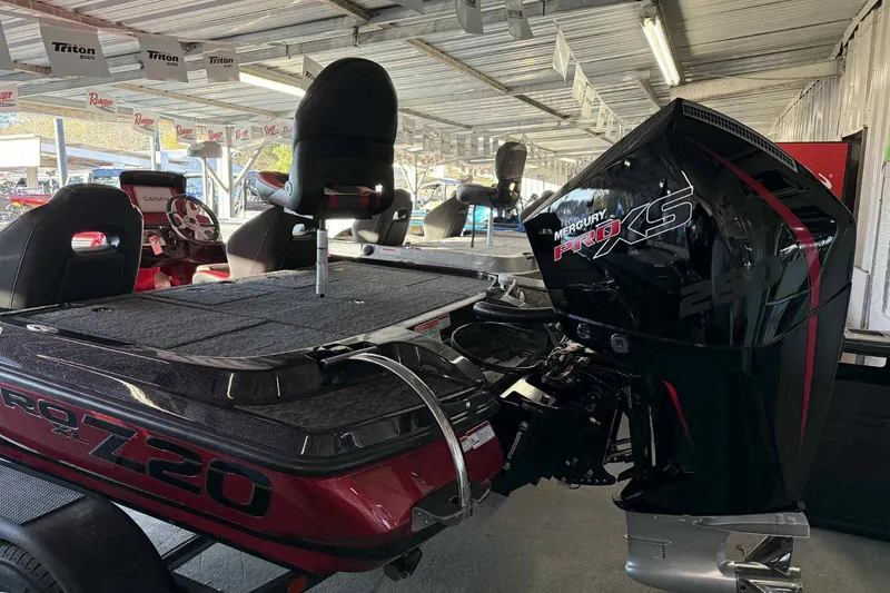 Slide: The Image of 2026 Nitro Z20 XL Pro boat with Mercury Pro XS engine in showroom. - 118