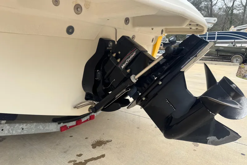 Slide: The Image of 2006 Sea Ray 195 Sport boat with MerCruiser outdrive, parked on a trailer. - 8