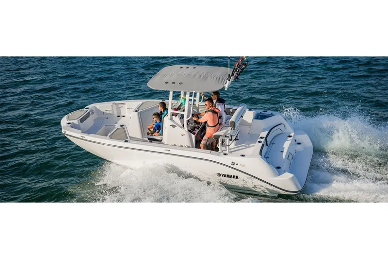 Slide: The Image of Yamaha 220 FSH Sport 2025 - 8