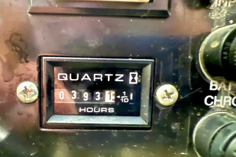 Slide: The Image of Hour meter showing 3931.1 hours on 2006 Sea Ray 320 Sundancer boat. - 32