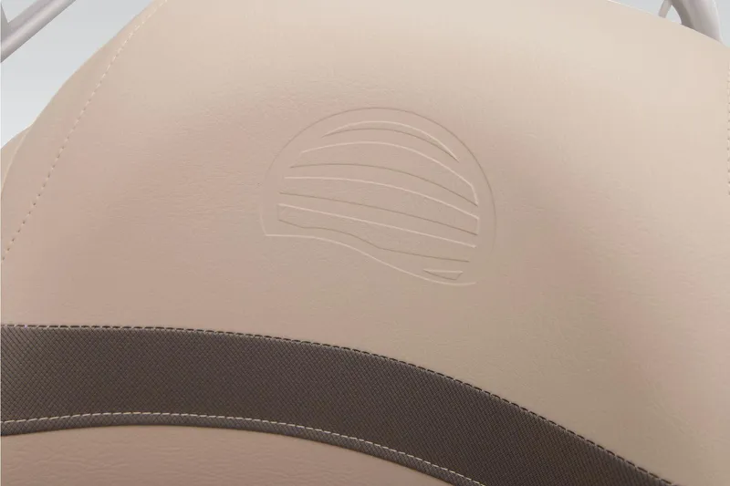 Slide: The Image of Manufacturer Provided Image: Sun Tracker BASS BUGGY 16 XL SELECT - 27