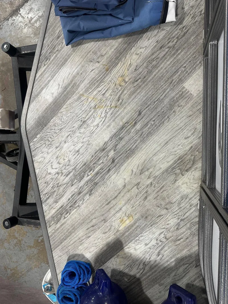 Slide: The Image of Manitou 27 X-Plode SRW SHP Dual Engine 2017 - 10