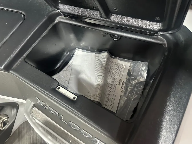 Slide: The Image of Manitou 27 X-Plode SRW SHP Dual Engine 2017 - 15