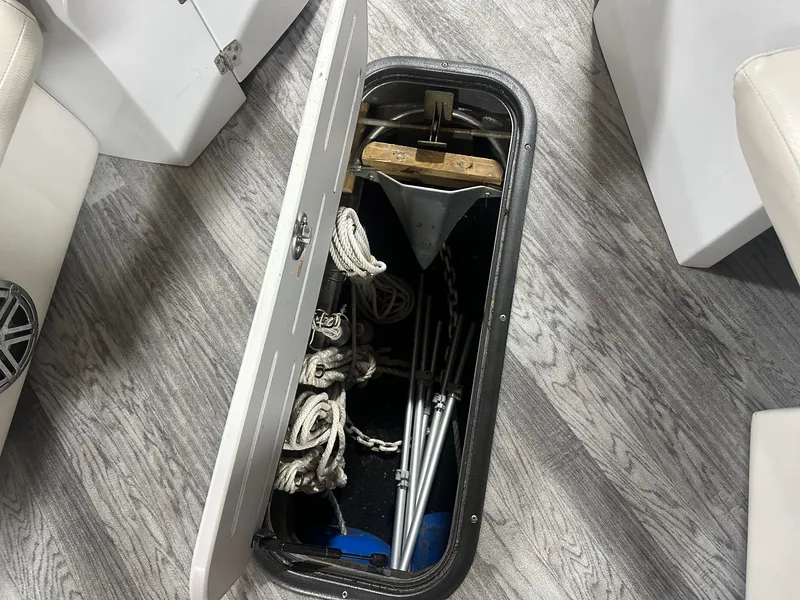 Slide: The Image of Manitou 27 X-Plode SRW SHP Dual Engine 2017 - 18